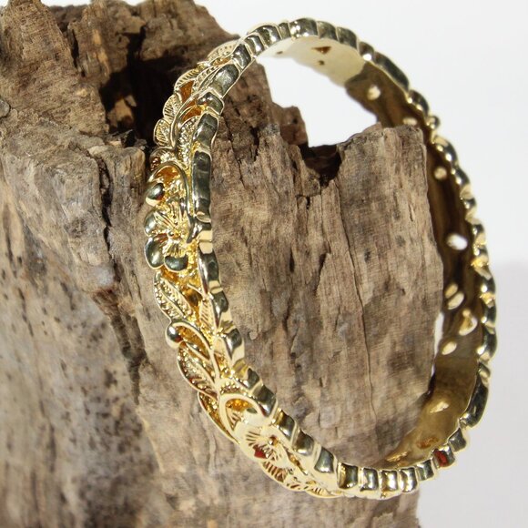 Gold Plated Hawaiian Plumeria and Cut-In Scroll Design Bracelet - Picture 2 of 8